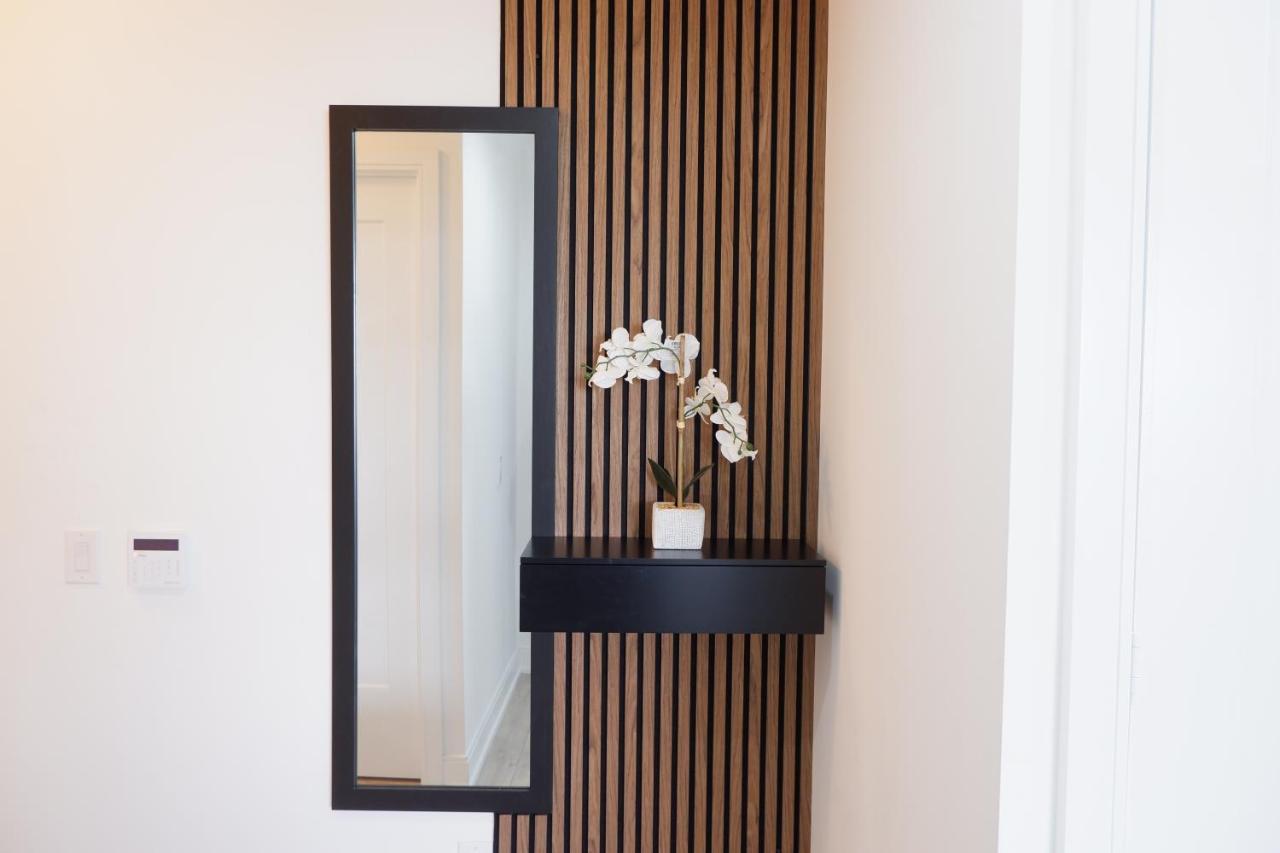 Modern Luxury Waterfront Condo Mississauga Extérieur photo